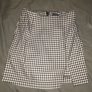 Women’s Plaid mini skirt with slit